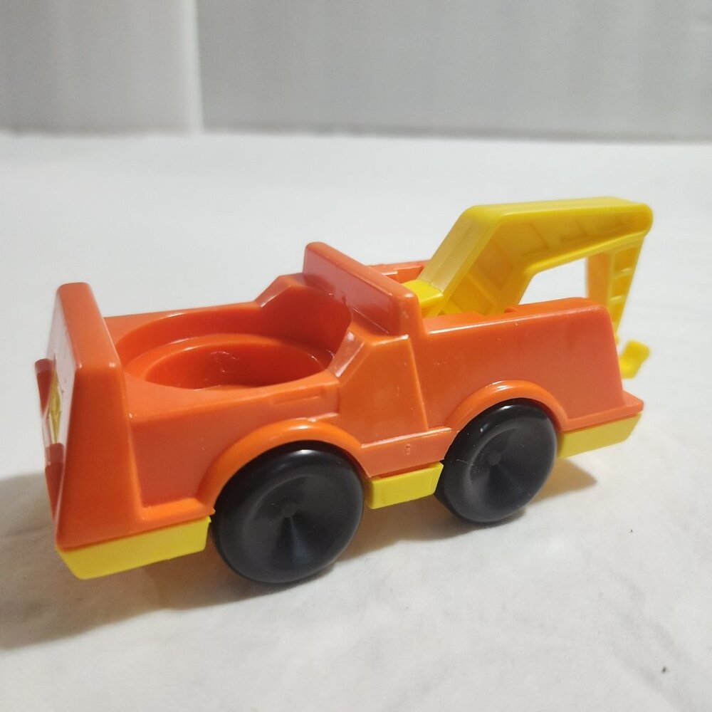 Fisher-Price Tow Truck Chunky Little People Orange Yellow Vintage 1990 6"x2.5"